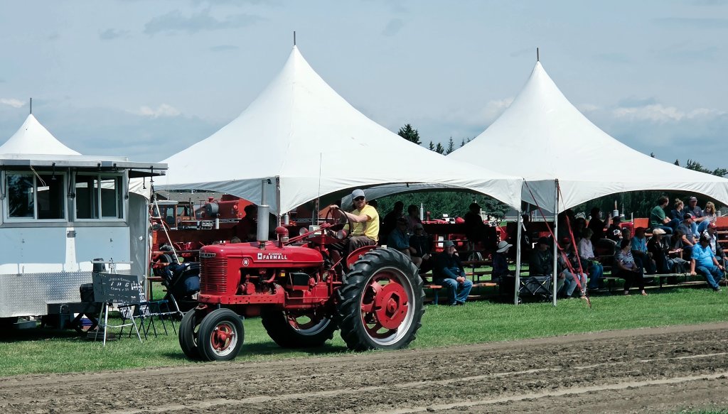 Tractor Pull Class 4 Results