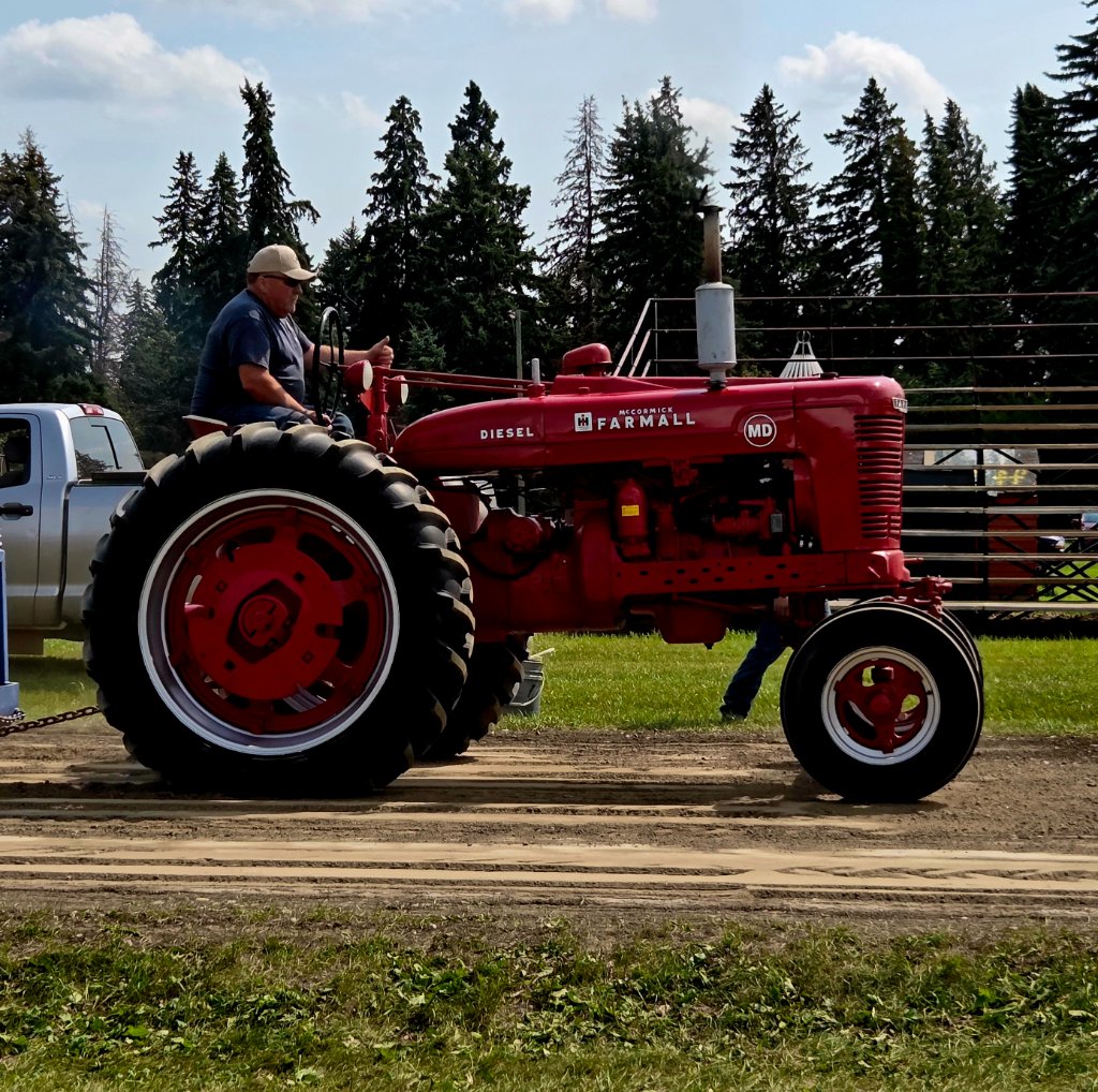 International W-450 — Dual Rear Wheels