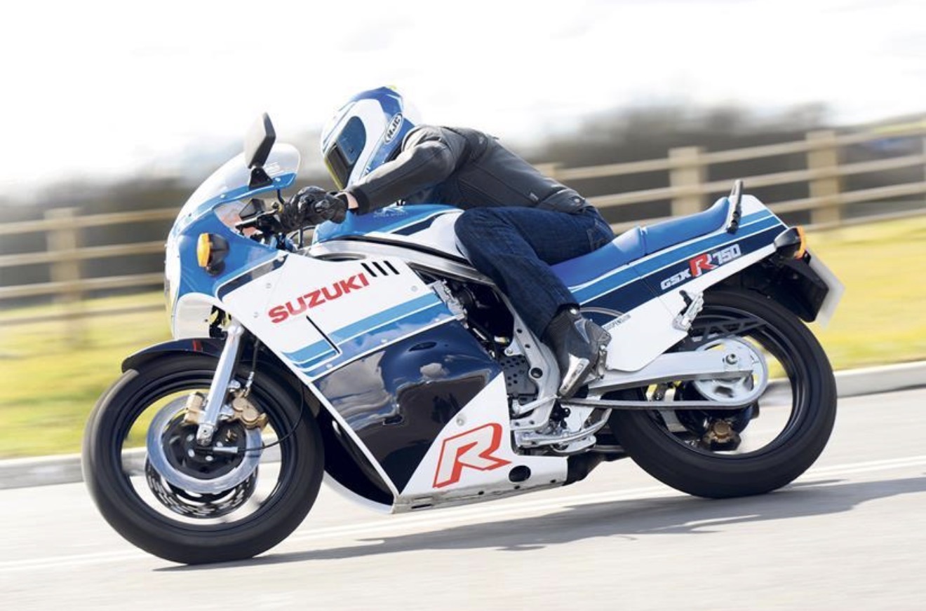 Suzuki GSX-R750 riding on the road
