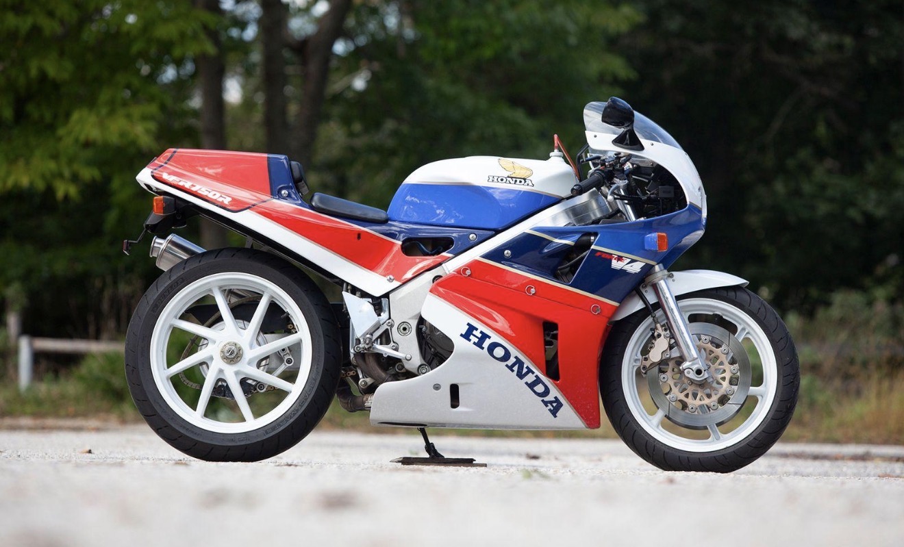 1987 Honda VFR750R RC30