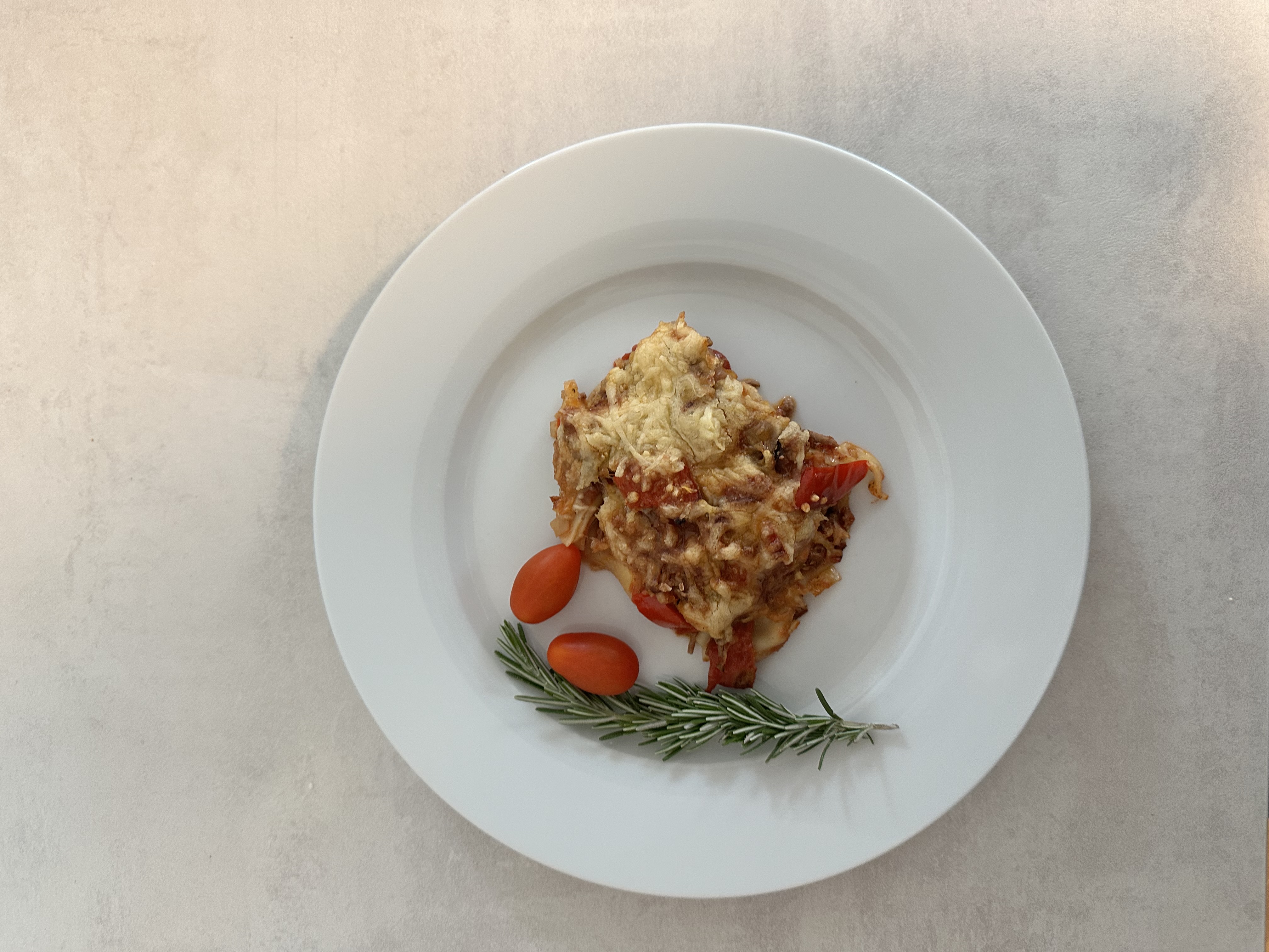 Hausgemachte Lasagne-Pfanne mit Rinderhack und Gemüse von einem ResteChef-Nutzer, appetitlich angerichtet in einer tiefen Schüssel.