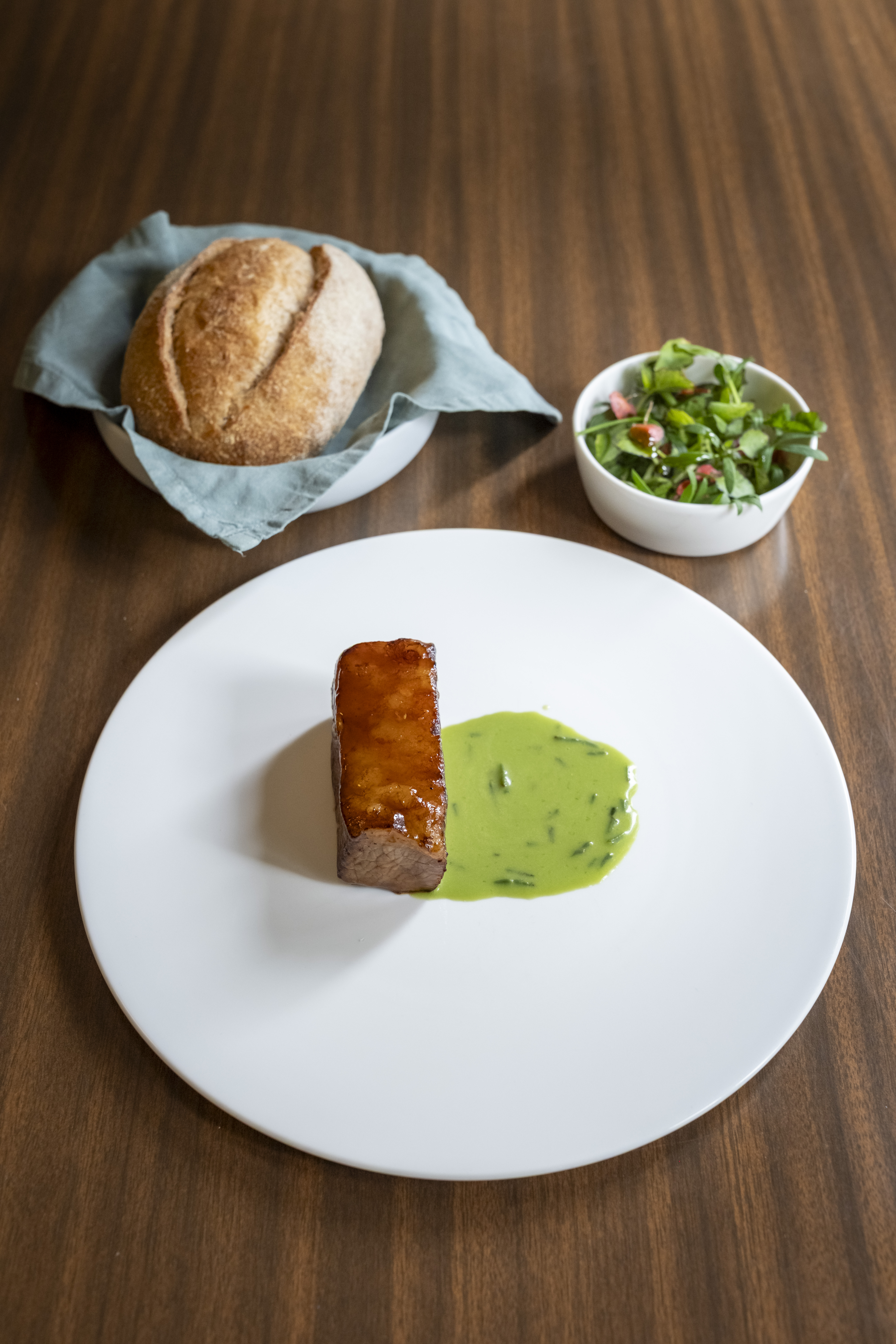 Maiale / Salsa Erbe / Pane