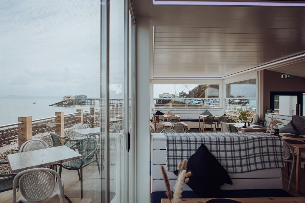 On The Rocks — Interior 3
