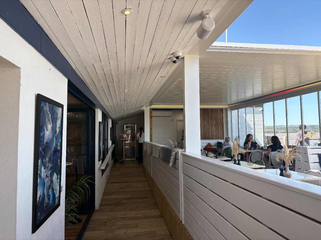 On The Rocks — Open-Roof Dining