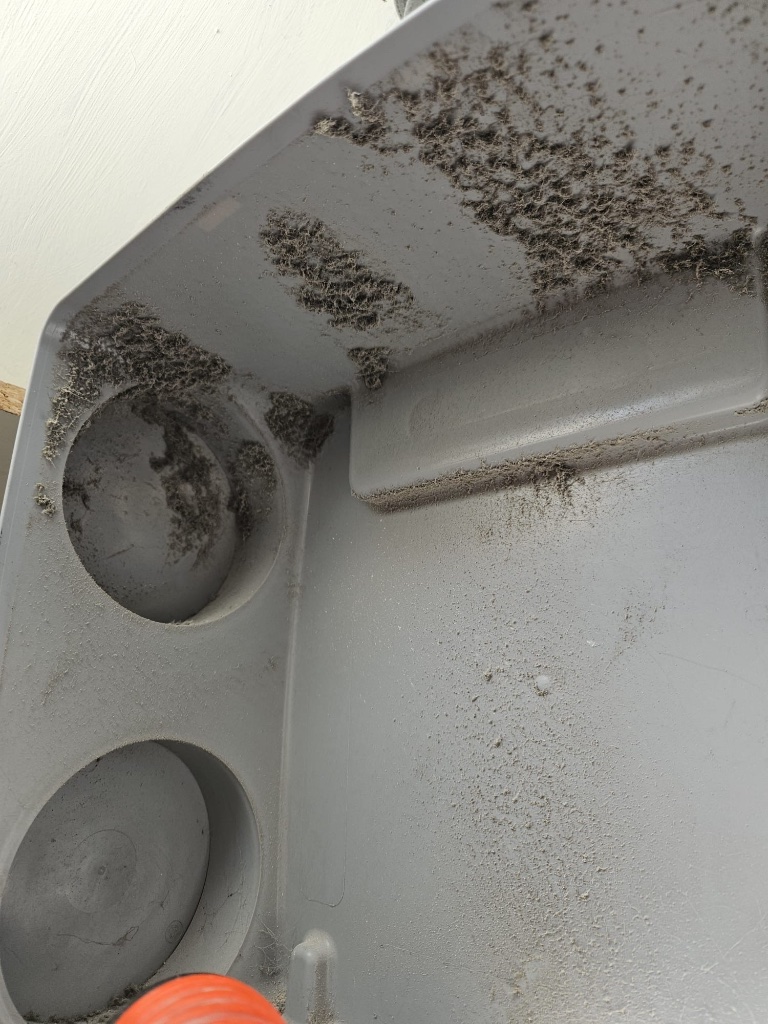 Vervuilde ventilatiekanalen (voor)