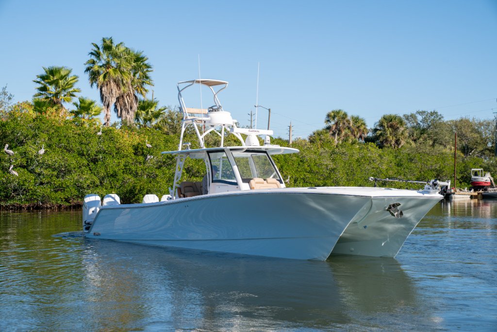Why Choose a Front Runner Boat for Offshore Fishing?