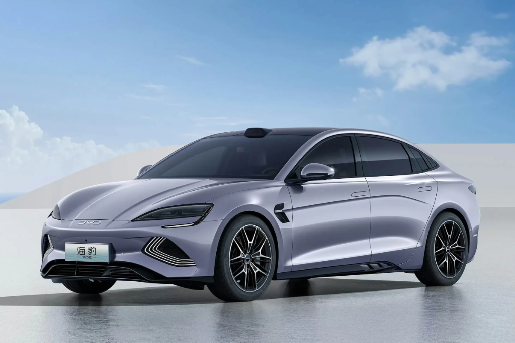 2026 BYD Seal — tre quarti anteriore