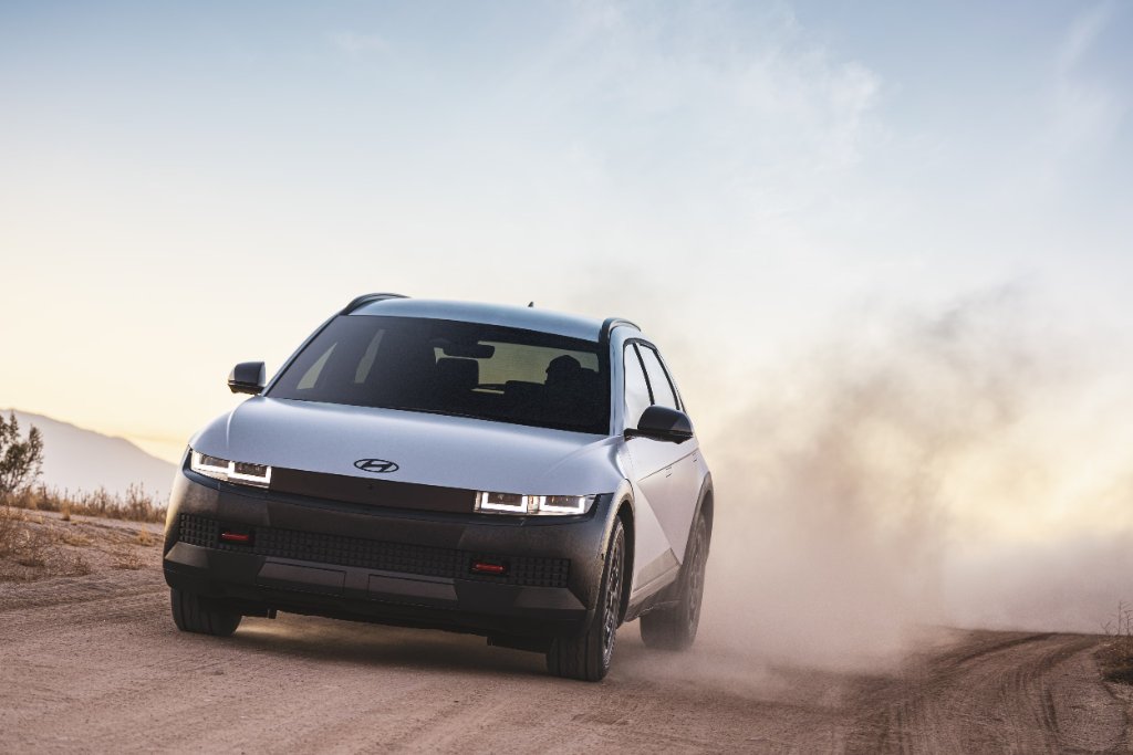 2025 Hyundai Ioniq 5 RWD — tre quarti anteriore