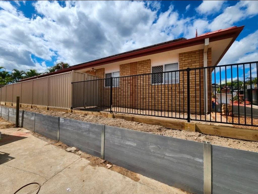 Retaining Wall, Fencing & Gate Package