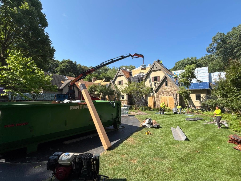 What to Expect on Roof Replacement Day in Ada, MI: From Tear-Off to Final Walkthrough