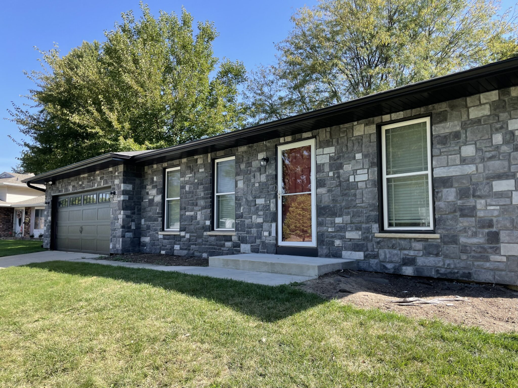 Chicagoland Masonry residential stone facade