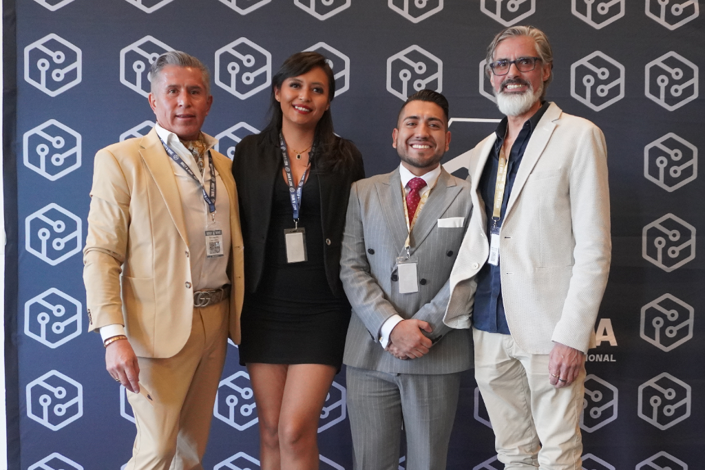 Asistentes de Meet & Wine posando