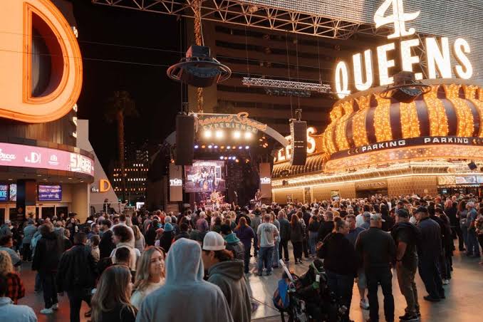 Music & Entertainment: The Sounds Defining the Strip