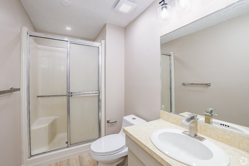 Large bedroom with ensuite