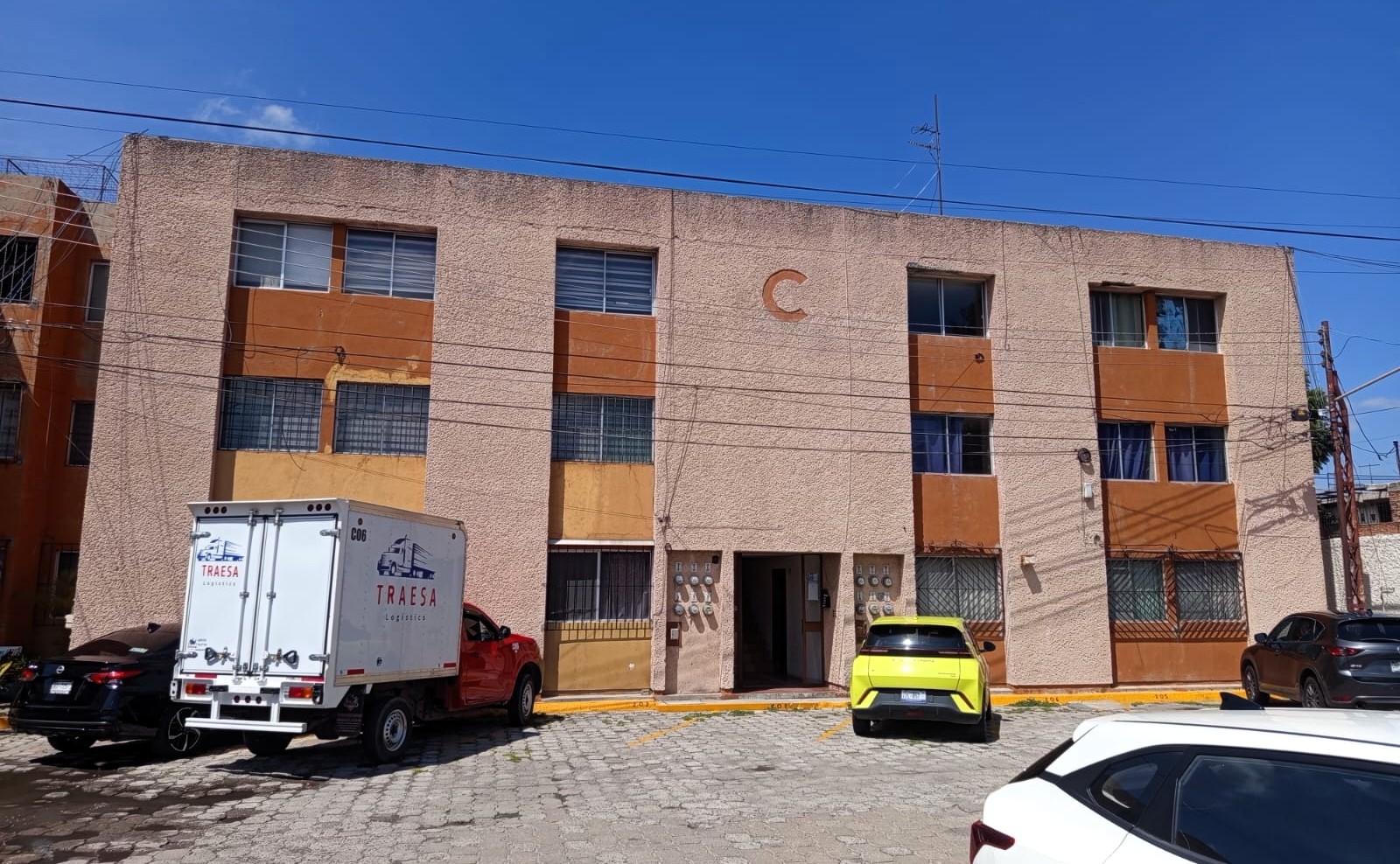 Departamento Condominal en P. Baja, Av. Zaragoza, Centro Histórico — Plusvalía por ubicación