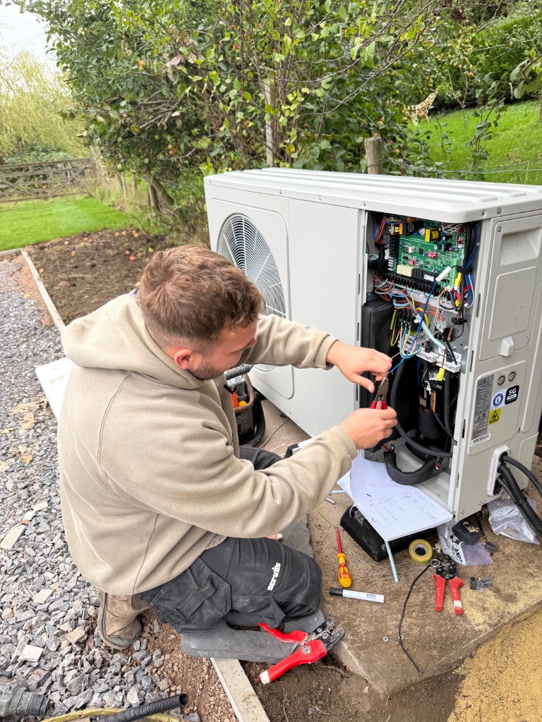 Air source heat pump - field wiring and commissioning