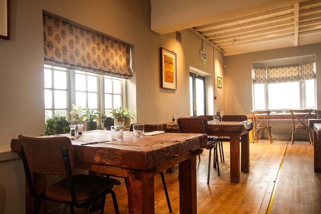 Restaurant - daylight view showing lighting design and layout