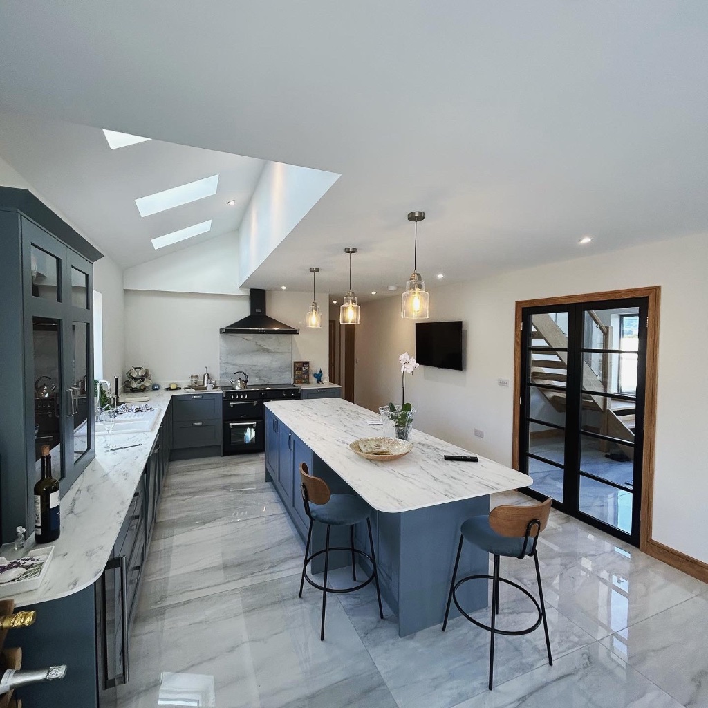 Kitchen - pendant lighting, downlights and appliance circuits