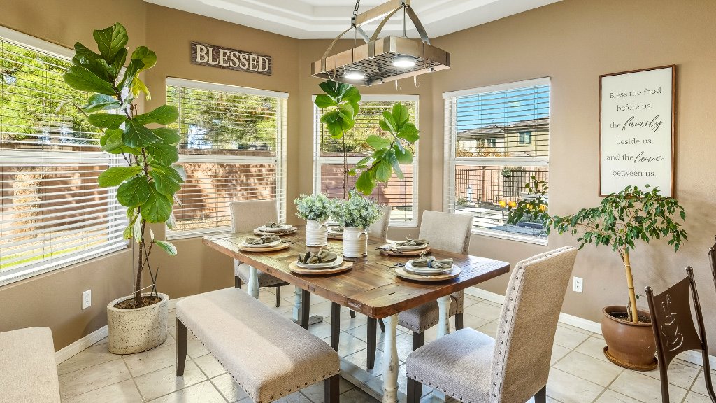 Dining room real estate photography Las Vegas NV — Air to Ground Media