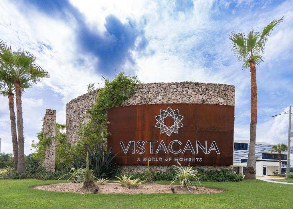 Vista Cana Entrance