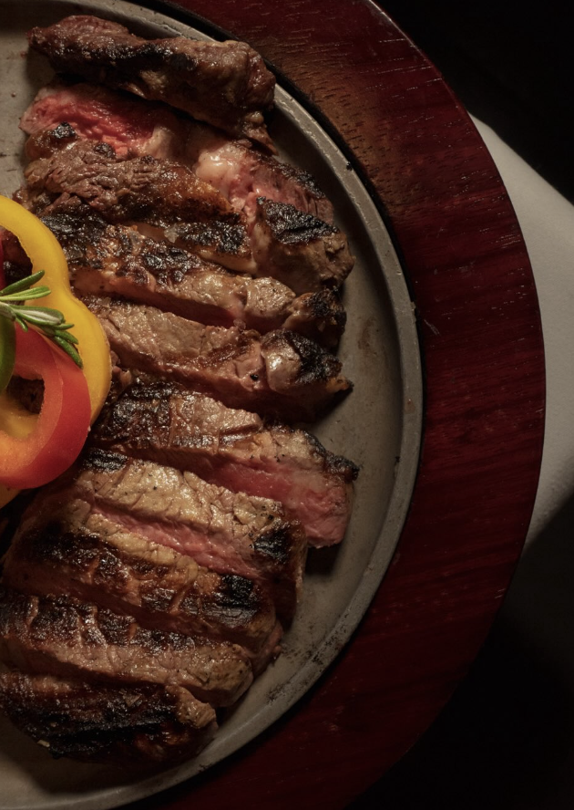 Parrilla argentina y ambiente de El Príncipe en Plaza de Canalejas, Madrid