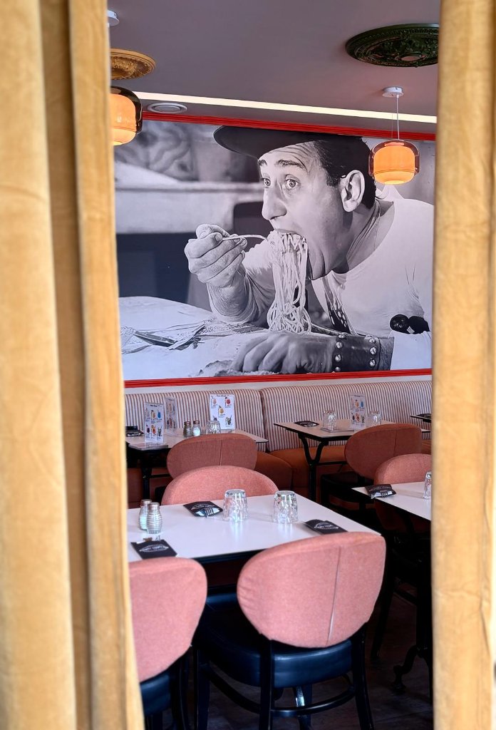 Salle aux couleurs italiennes de La Casa Nostra à Limonest