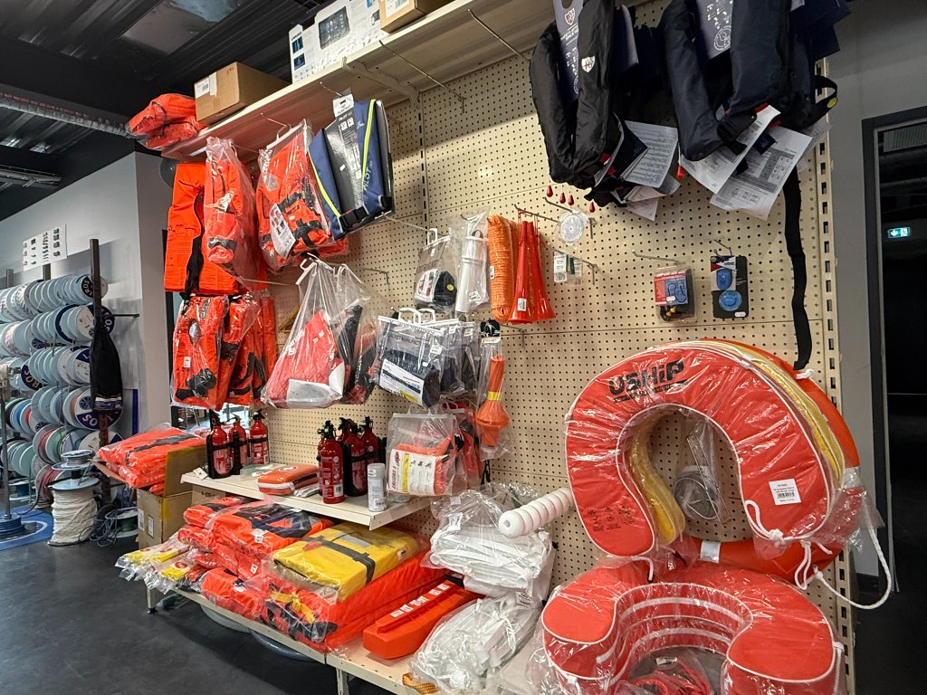 Magasin DIS Marine 25