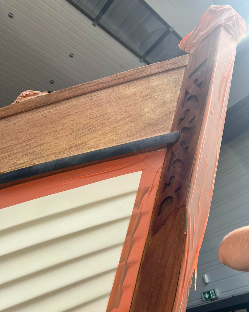 Atelier – Détail bois et vernissage