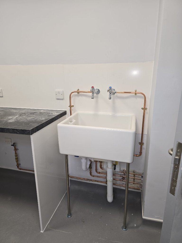 Belfast Sink with Exposed Copper Pipework