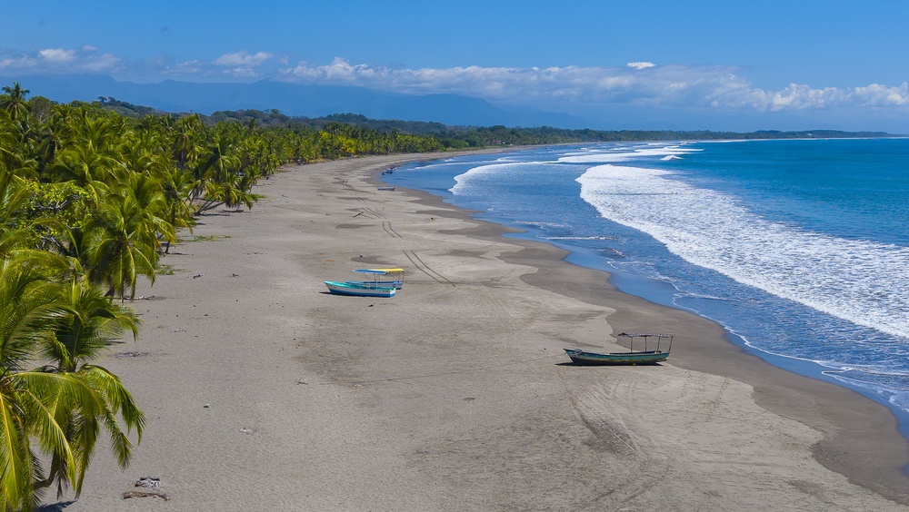 Playa Esterillos with fishing boats