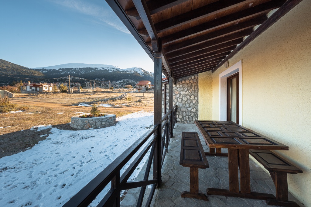 Private balcony with mountain view at Chalet Renata 1