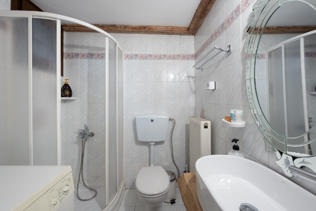 Bathroom at Chalet Renata 1