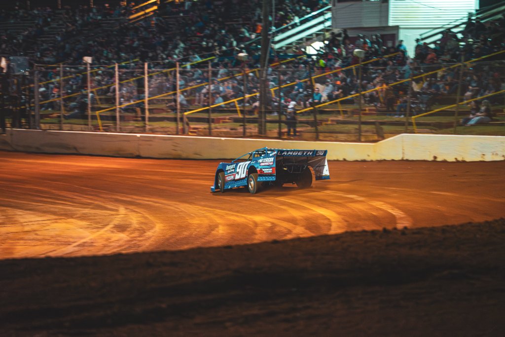 Car #90 Lambeth racing through the dirt