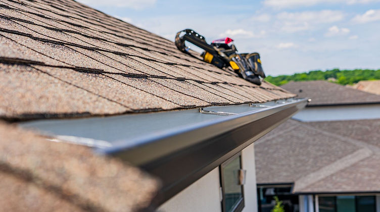 Seamless gutter installation