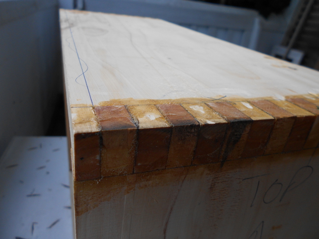Close-up of the finger joints after glue-up