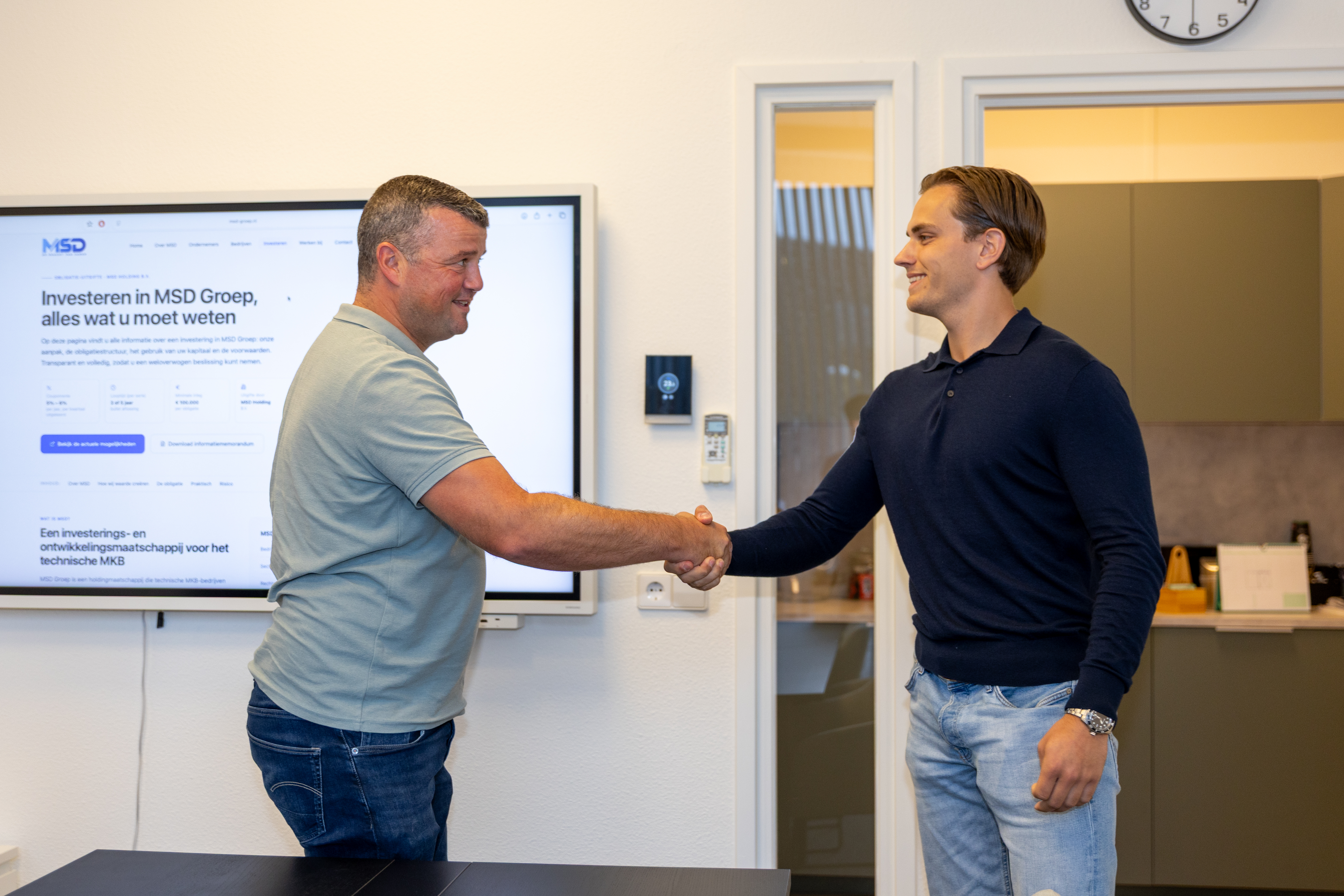 Handdruk bij een nieuwe samenwerking