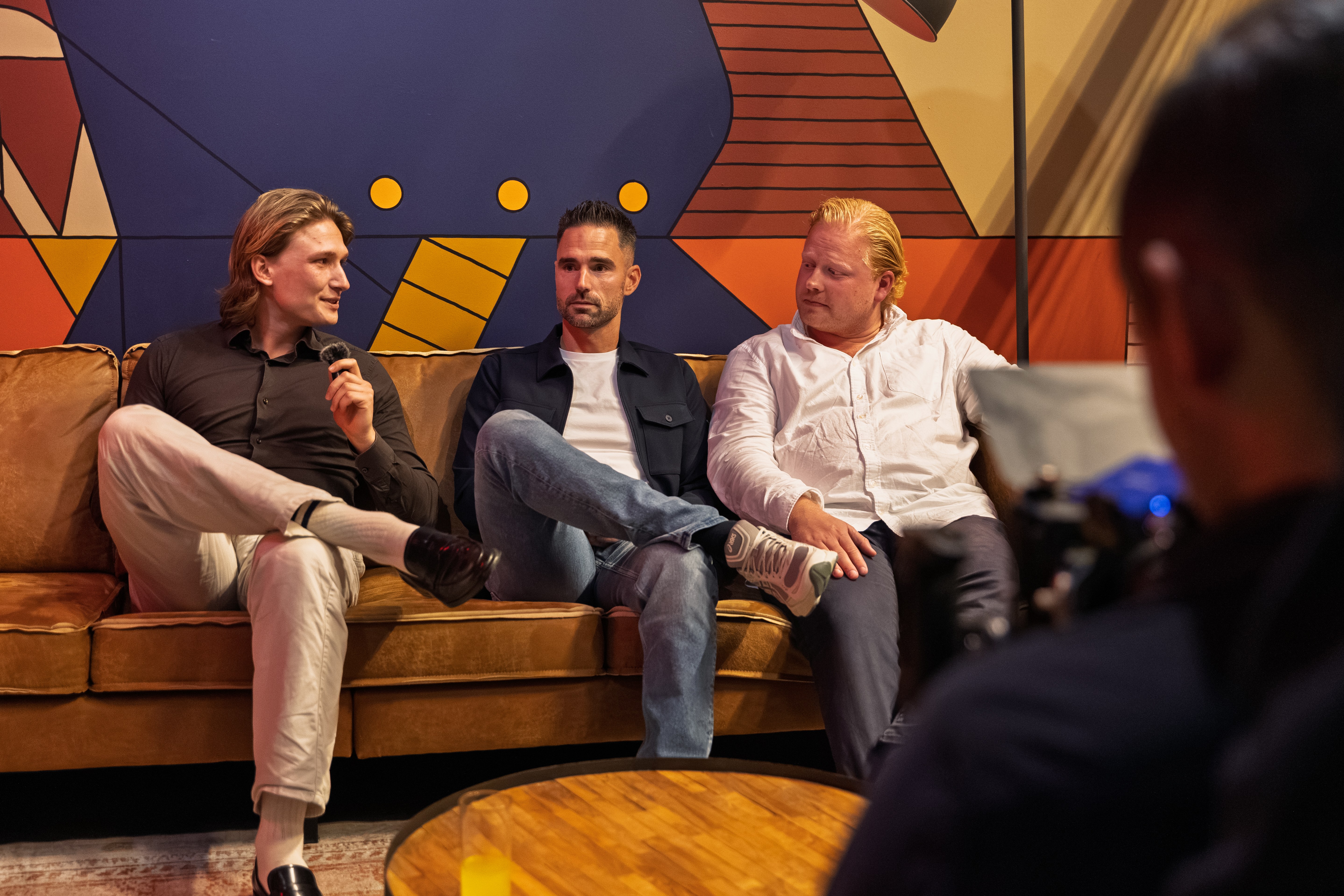 Drie ondernemers op de bank