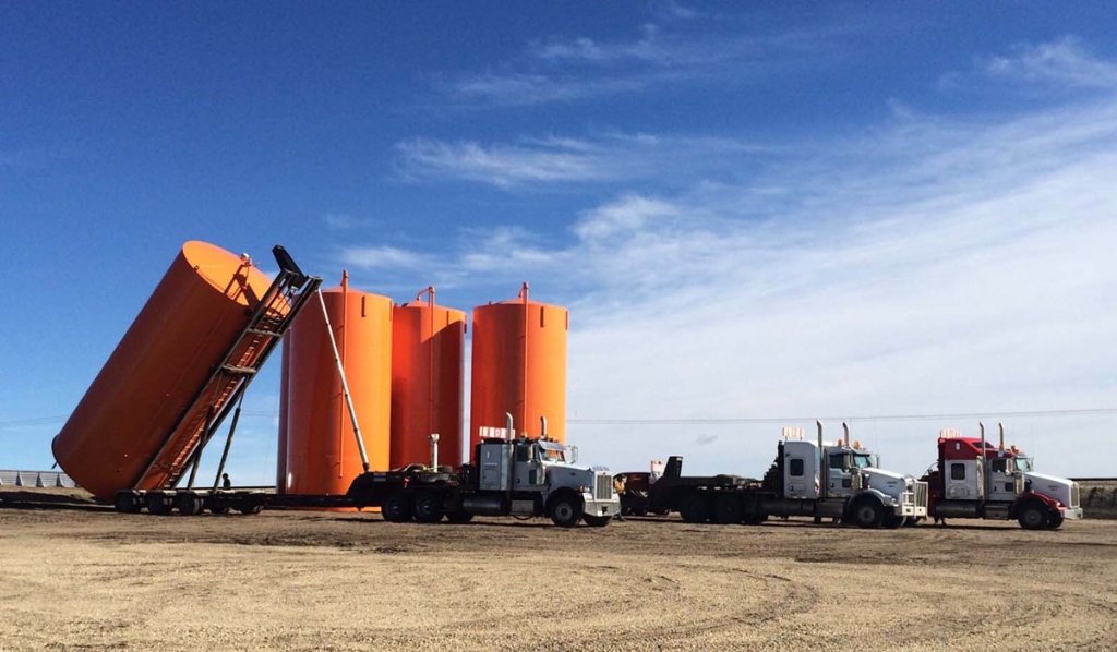 2025 Oilfield Equipment Buyer's Guide: What to Look for in Storage Tanks