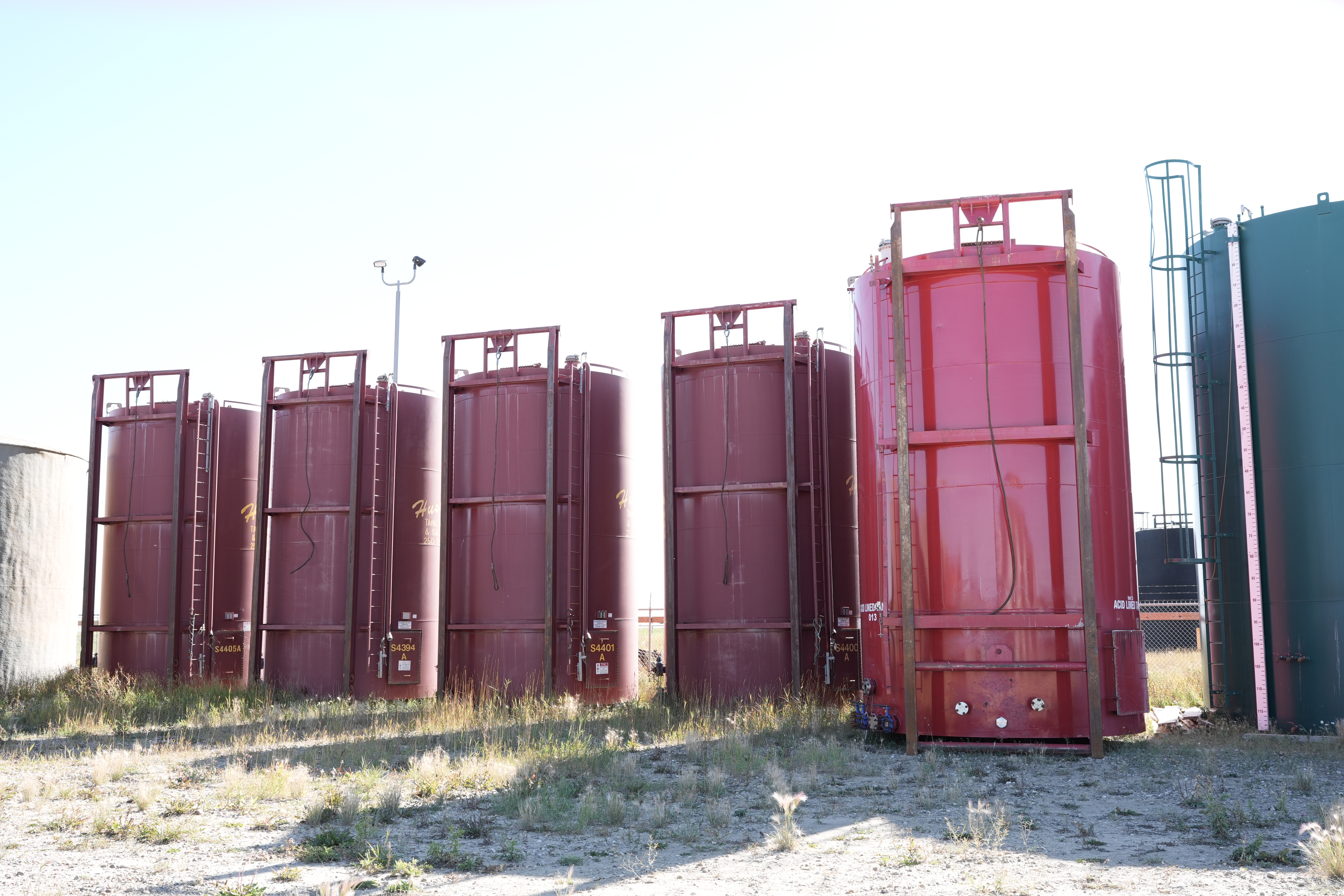 Refurbished 400 BBL Acid Lined Tank — Wheos Welding (Unit 13) — Refurbished Storage Tanks for sale in Crossfield, AB | Inclusive Energy