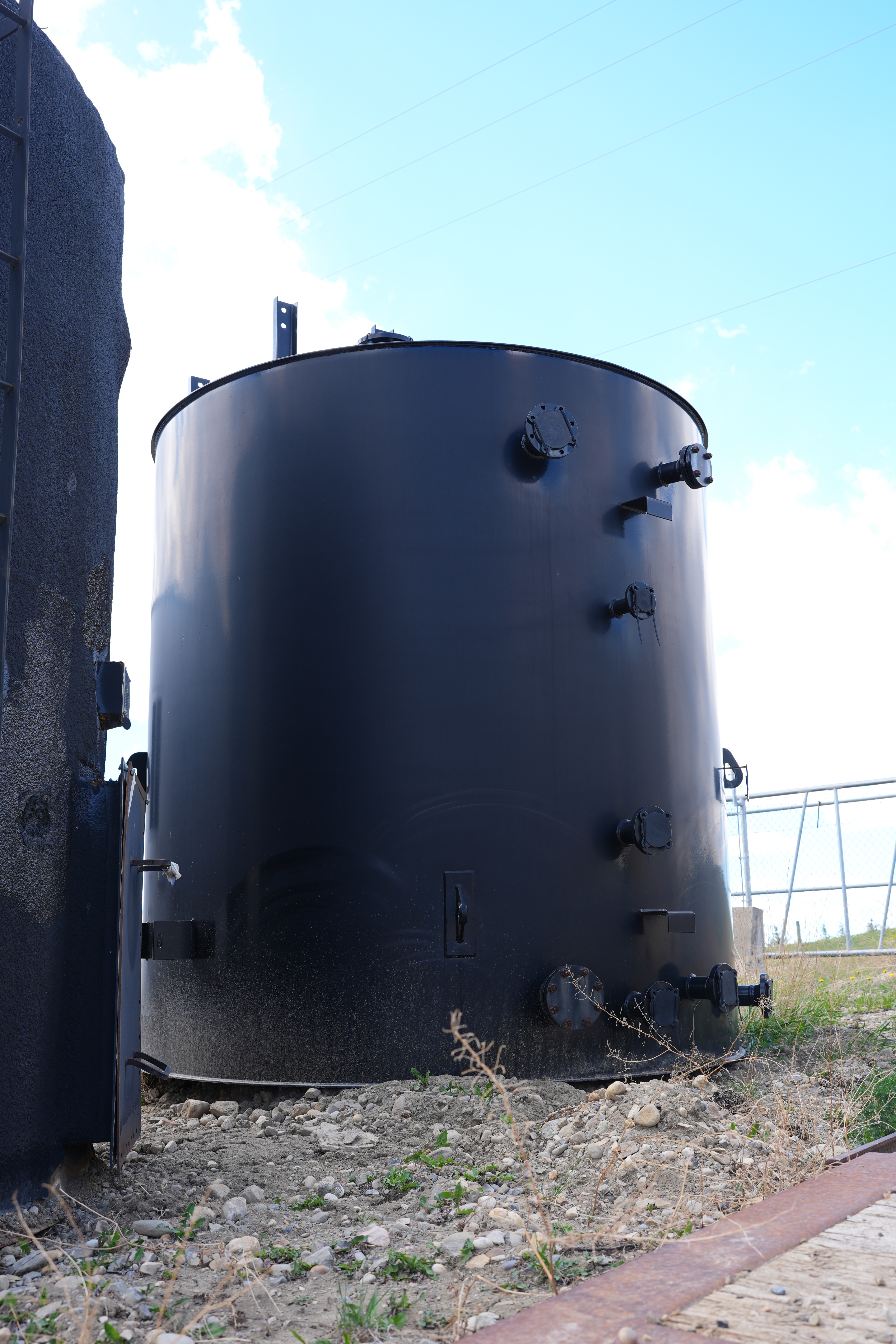 100 BBL Brand New Single Wall Painted Storage Tank — New Storage Tanks for sale in Crossfield, AB | Inclusive Energy