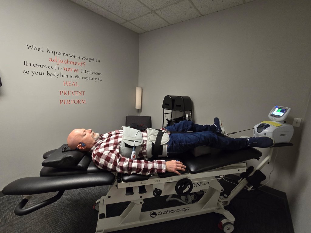Spinal decompression therapy table