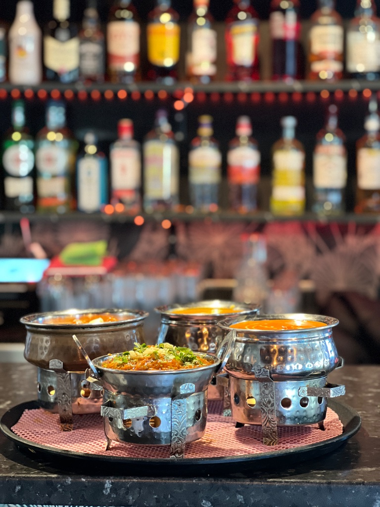 Curry pots
