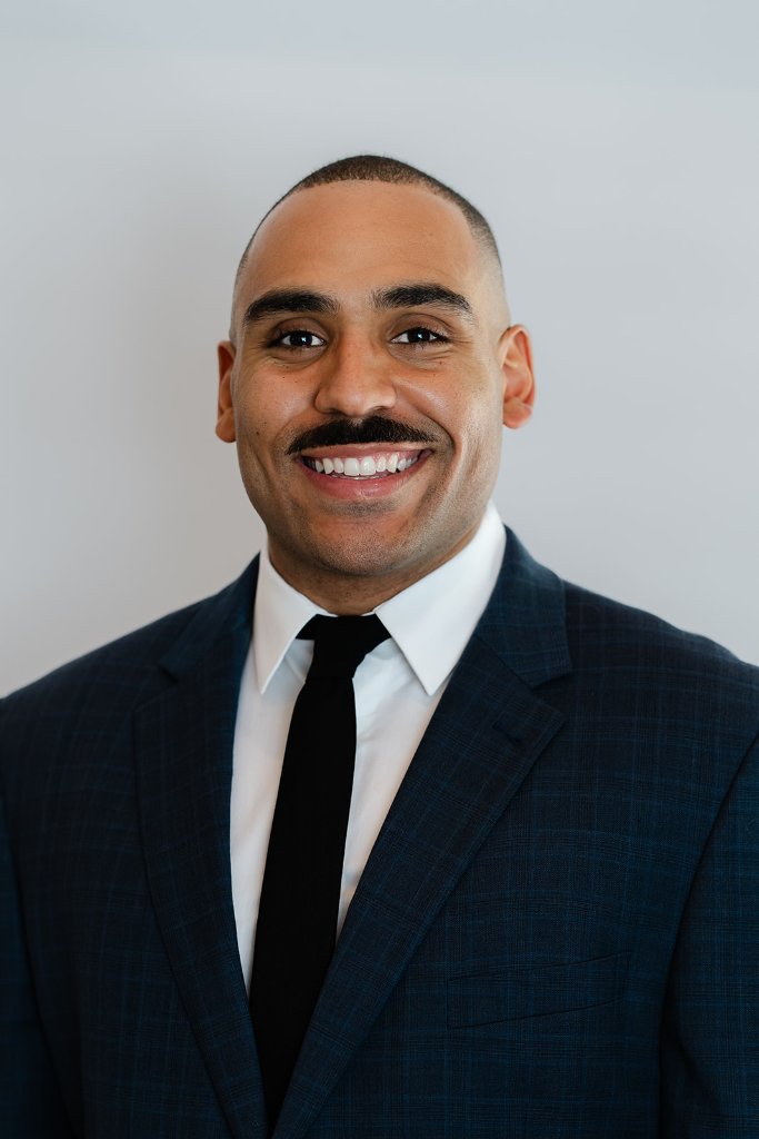 Gordon Hill, licensed financial advisor and former NFL player, specializing in NIL student-athlete financial planning