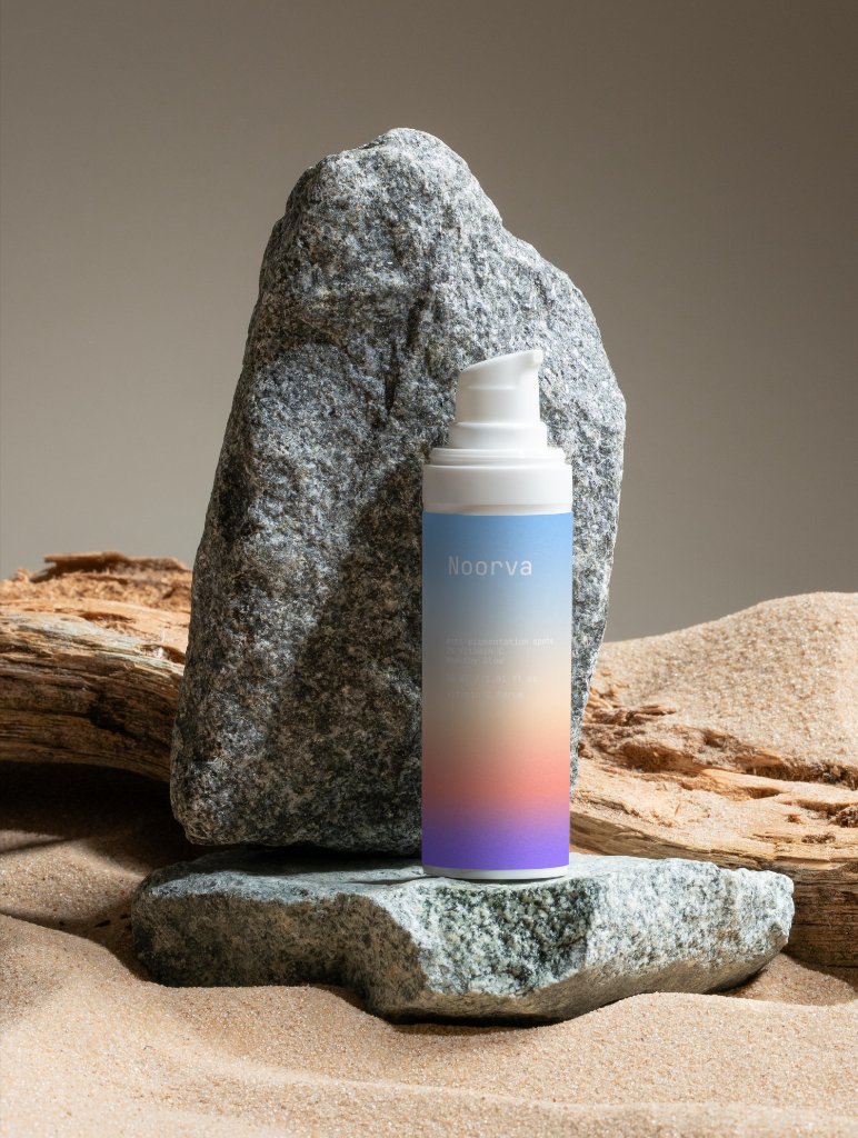 Vitamin C serum dropper