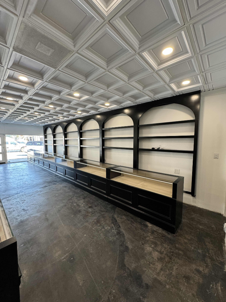 Display Wall & Showcases