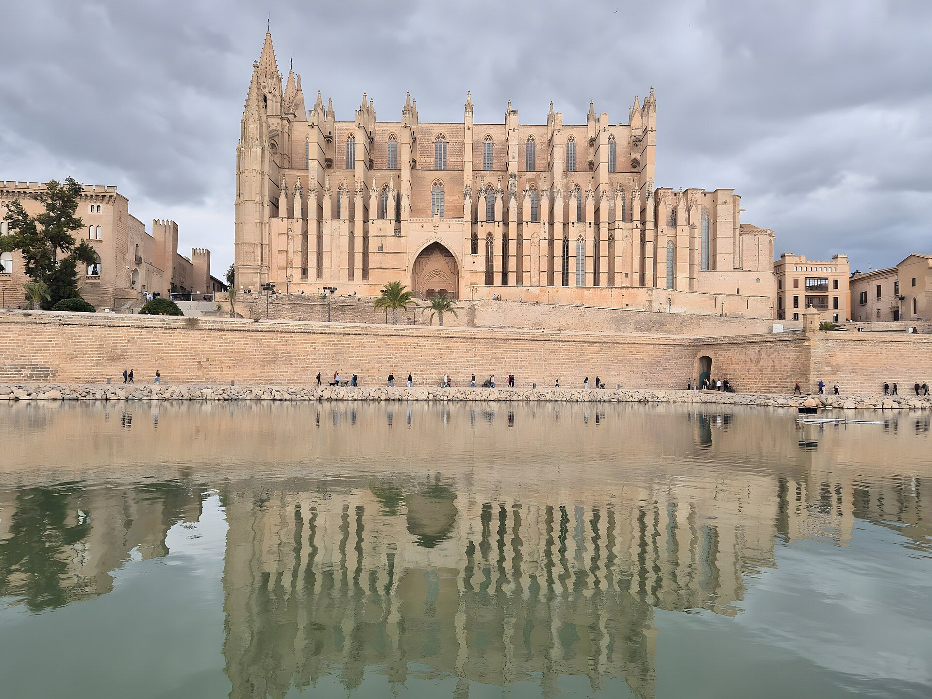 Impuestos y gastos al comprar vivienda en Mallorca en 2026