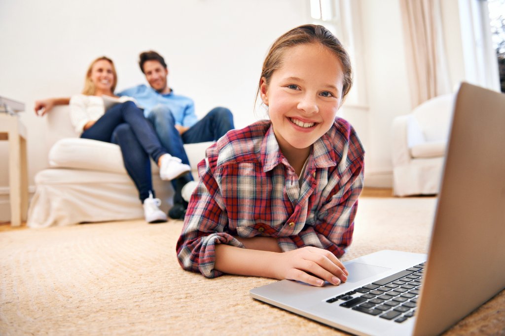Famille avec Internet résidentiel N4 mobile
