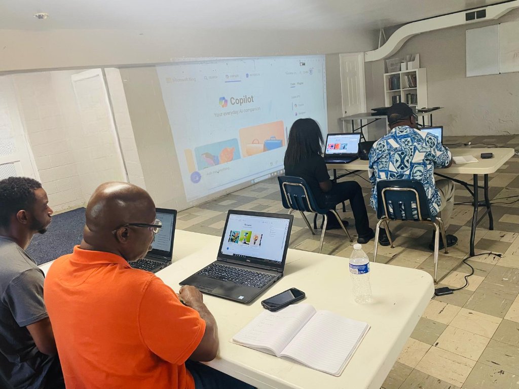 TULA DIGITAL students in class