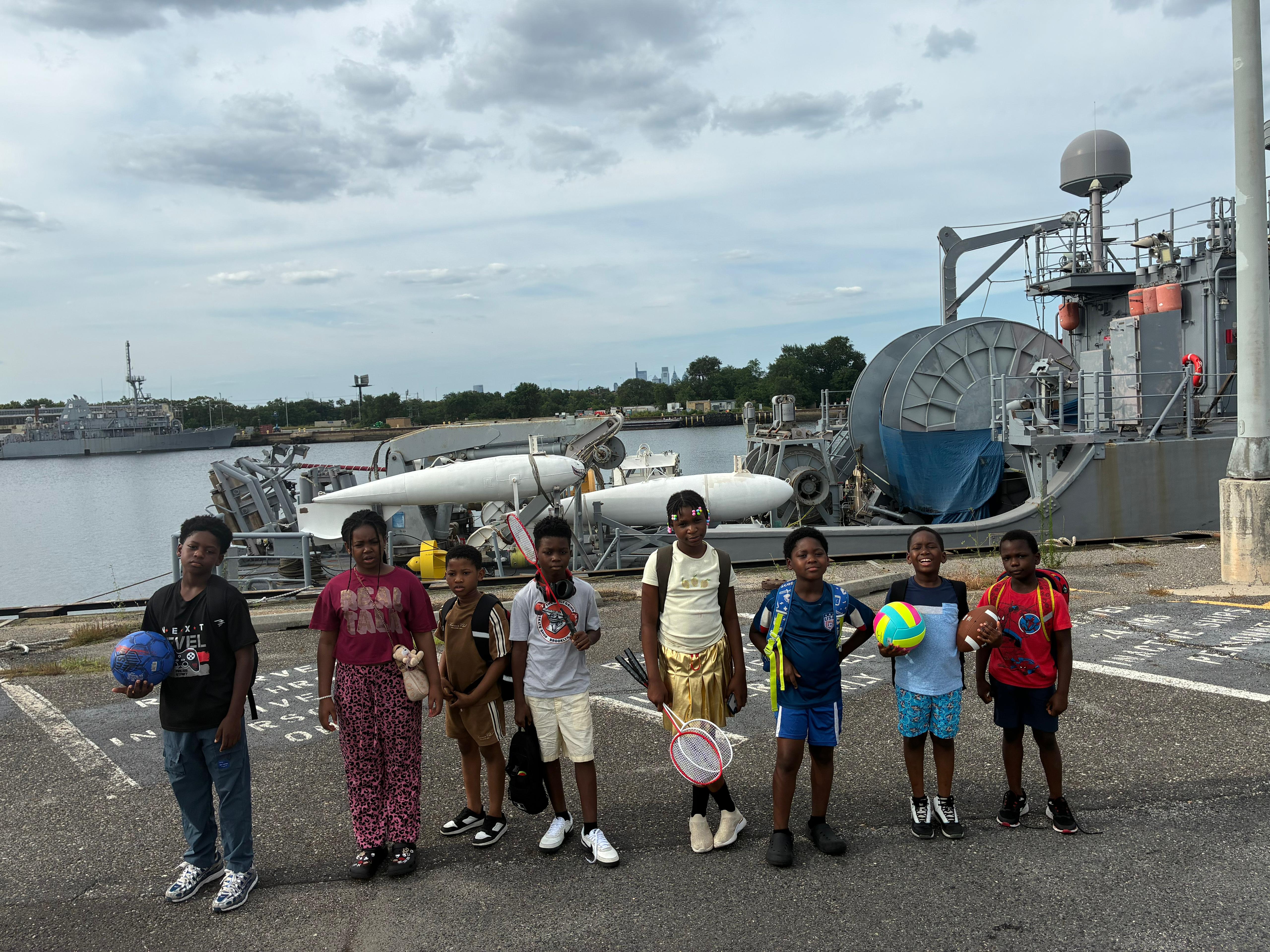 Junior TULA field trip at the harbor