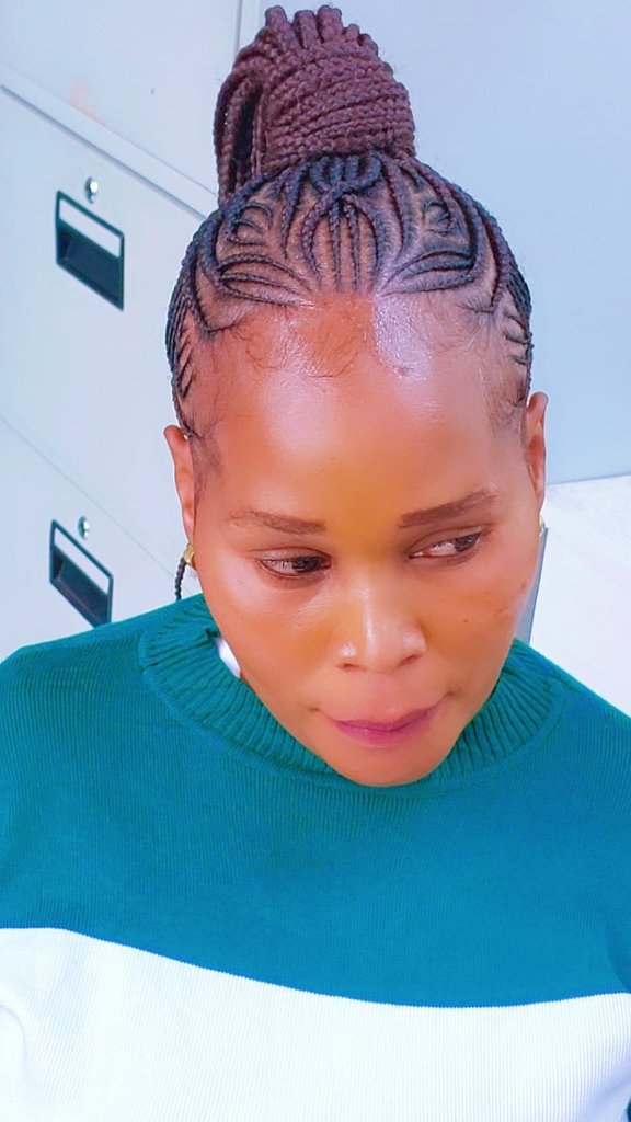 Cornrow style 125